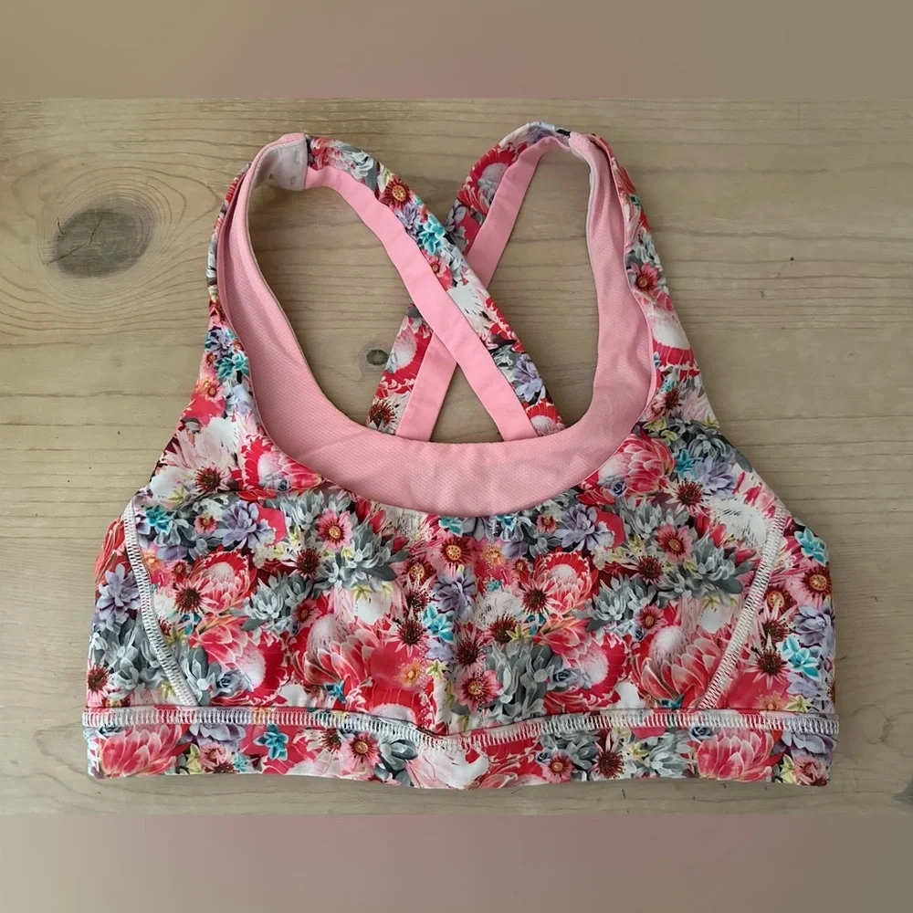 Lululemon Sports Bra with Pockets - Picture 1 of 4